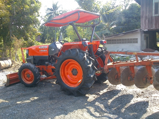 ขาย คูโบต้า 45 di สภาพเดิม สีเดิมไม่เคยลงนานํ้า ดีพร้อมลุยครับ