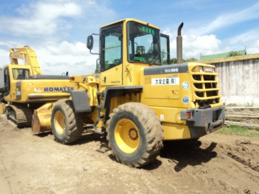 ละอองดาวแทรคเตอร์ ขายรถตักล้อยาง KOMATSU WA100-3 เก่านอก สภาพพร้อมใช้ราคาถูก
