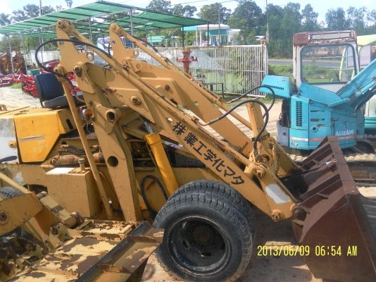 รถตักโคมัสสุSD23-1เก่านอกพร้อมใช้ราคาถูก295000โทร0816426706