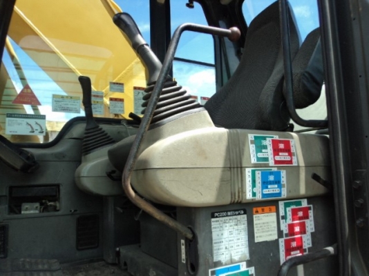 ละอองดาวแทรคเตอร์ ขายรถแบคโฮ KOMATSU PC200-6 เก่านอก สภาพพร้อมใช้ราคาถูก