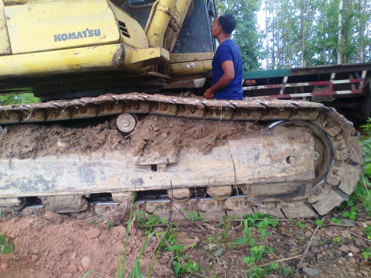 ขายด่วน  รถขุด KOMATSU PC200-6 รถสวย มีทะเบียนครบ.