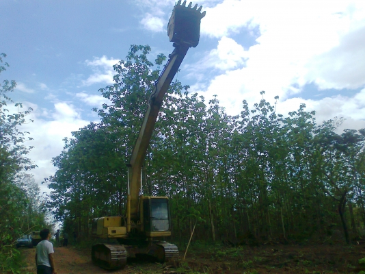 ขายด่วน  รถขุด KOMATSU PC200-6 รถสวย มีทะเบียนครบ.