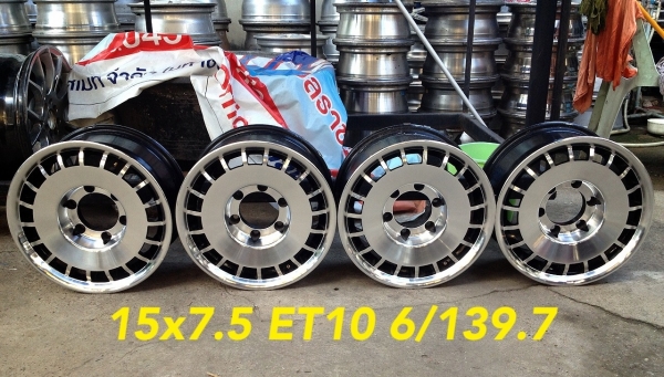 ขายล้อขอบ 15x7.5 ออฟ10 ใส่ 6 รู ลายสวย สภาพสวยมากครับ