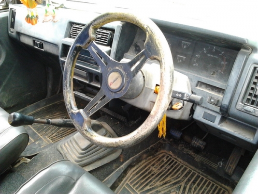 ขาย กระบะแค็ป BIG-M 2.5 ฝาแดง ปี34/91 เดิมเป็นรถเบนซิน วางเครื่องBD2.5ฝาแดง(ลงเล่ม) เครื่องดีติดง่าย ช่วงล่างแน่น ไม่มีส่าย พ.ธรรมดา แต่เบา คัสซีสวย แอร์เย็น ยางพอใช้ พื้นปูกระบะ ขยายแค็ปจากเล็กเป็นแค็ปใหญ่(ลงเล่ม) ทะเบียนขาด1ปี เก็บอีกหน่อยสวยเลย ขายตัดต