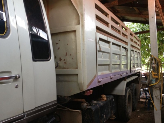 รถฮีโน่ 10 ล้อดั้ม FM1M 220 แรงม้า  สนใจติดต่อ 081 - 6079515