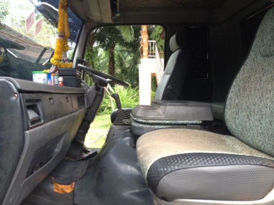 รถฮีโน่ 10 ล้อดั้ม FM1M 220 แรงม้า  สนใจติดต่อ 081 - 6079515