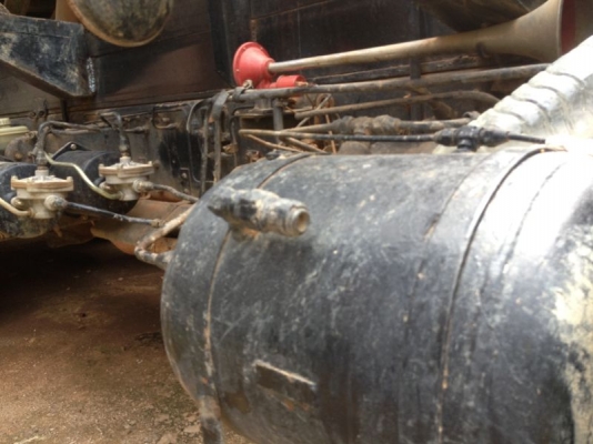 รถฮีโน่ 10 ล้อดั้ม FM1M 220 แรงม้า  สนใจติดต่อ 081 - 6079515