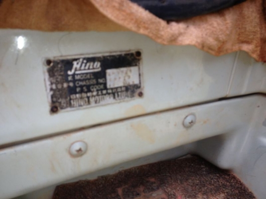 รถฮีโน่ 10 ล้อดั้ม FM1M 220 แรงม้า  สนใจติดต่อ 081 - 6079515