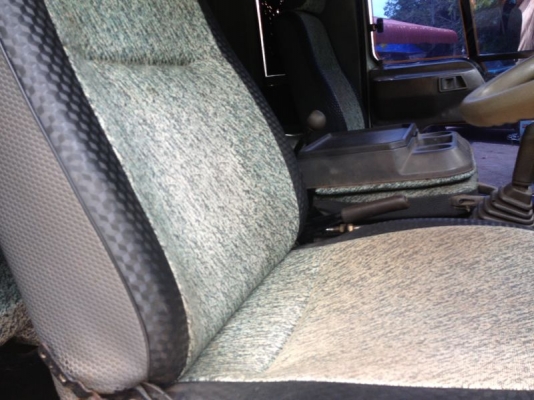 รถฮีโน่ 10 ล้อดั้ม FM1M 220 แรงม้า  สนใจติดต่อ 081 - 6079515