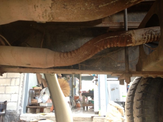 รถฮีโน่ 10 ล้อดั้ม FM1M 220 แรงม้า  สนใจติดต่อ 081 - 6079515