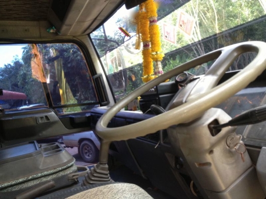 รถฮีโน่ 10 ล้อดั้ม FM1M 220 แรงม้า  สนใจติดต่อ 081 - 6079515