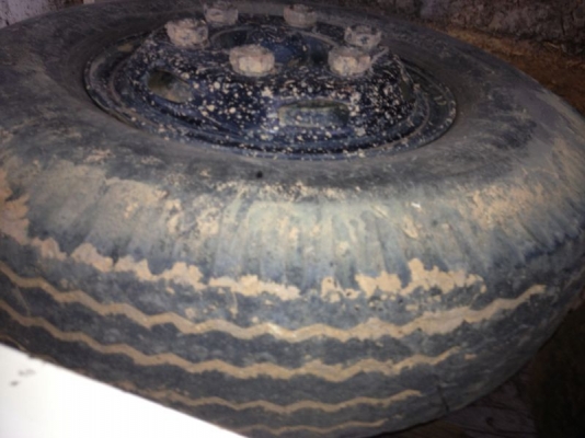 รถฮีโน่ 6 ล้อดั้ม 150 แรงม้า ปี 50  ( รถวิ่ง 110,000 กม. ) สนใจติดต่อ 081 - 6079515