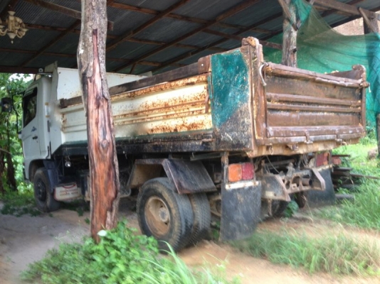 รถฮีโน่ 6 ล้อดั้ม 150 แรงม้า ปี 50  ( รถวิ่ง 110,000 กม. ) สนใจติดต่อ 081 - 6079515