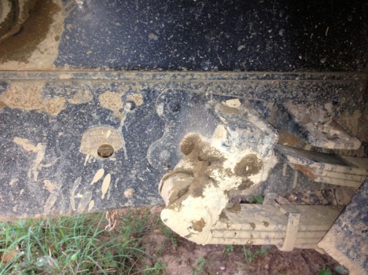 รถฮีโน่ 6 ล้อดั้ม 150 แรงม้า ปี 50  ( รถวิ่ง 110,000 กม. ) สนใจติดต่อ 081 - 6079515