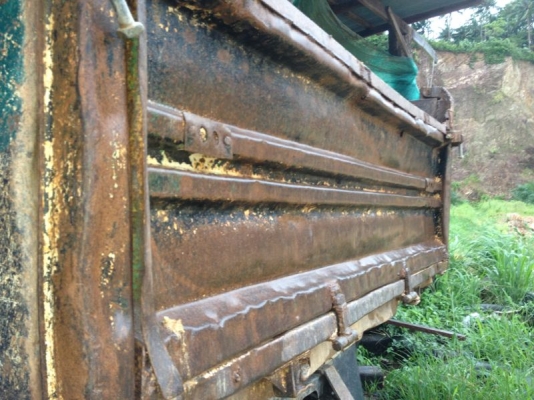 รถฮีโน่ 6 ล้อดั้ม 150 แรงม้า ปี 50  ( รถวิ่ง 110,000 กม. ) สนใจติดต่อ 081 - 6079515