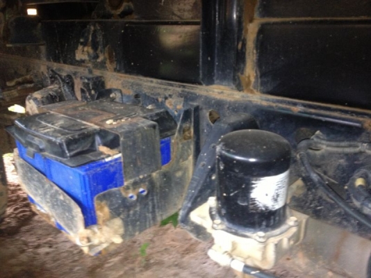 รถฮีโน่ 6 ล้อดั้ม 150 แรงม้า ปี 50  ( รถวิ่ง 110,000 กม. ) สนใจติดต่อ 081 - 6079515