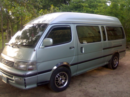 ขายTOYOTA หลังคาสูง เครื่อง3000 ปี2538 สภาพสวยๆพร้อมใช้งาน