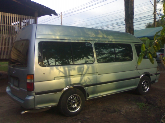 ขายTOYOTA หลังคาสูง เครื่อง3000 ปี2538 สภาพสวยๆพร้อมใช้งาน