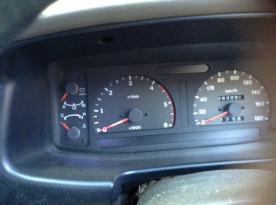 รถบ้านแท้ isuzu dragon eye 2500 Turbo 2001 มือเดียวป้ายแดง สภาพบางๆ เดิมๆ รับรองต้องชอบแน่