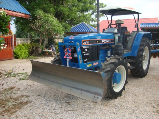 ขายรถไถ FORD 7840 รถคุณภาพ