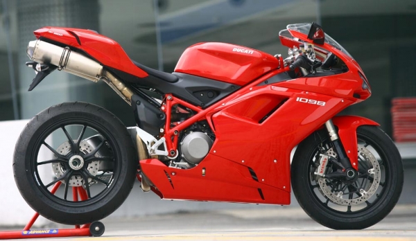 ต้องการ แฟริ่ง ducati 1098 ครับ ครบทั้งชุด(พร้อมทำสียิ่งดีครับ) ใครมีติดต่อมาเลยครับ