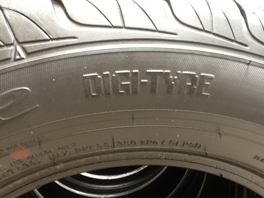ขายยาง"DUNLOP" 175/70/13 สภาพสวยจัด 95\%