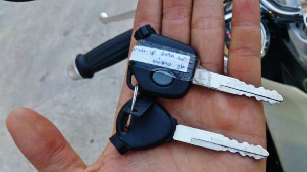 (หัวฉีด) Fino 2013 รถ 20 วัน วิ่ง 600 ป้ายแดง กุญแจรีโมทพร้อมไมโครชิพ (หัวฉีด) Fino 2013 รถ 20 วัน วิ่ง 600 ป้ายแดง กุญแจรีโมทพร้อมไมโครชิพ