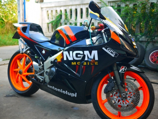 รับสั่งประกอบ Cbr400 Vfr Nc30 Nc35 จัดไฟแนนท์ได้เลือกสีเลือกลายเลือกแฟริ่งได้โทร0803355484