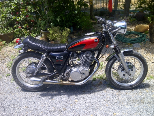 ขายsr400 คาเฟ่ หรือแลก วิบาก cb400 เสนอ มาคับ