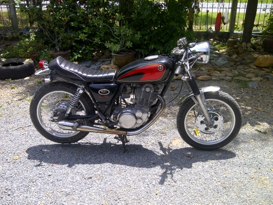 ขายsr400 คาเฟ่ หรือแลก วิบาก cb400 เสนอ มาคับ