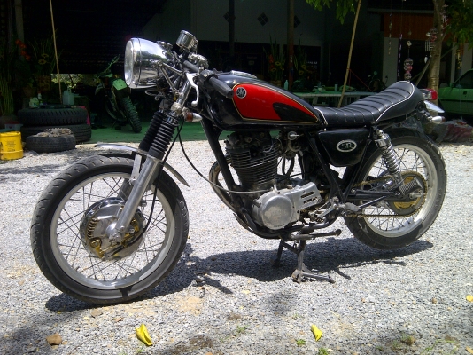 ขายsr400 คาเฟ่ หรือแลก วิบาก cb400 เสนอ มาคับ