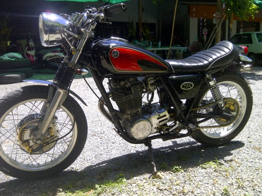 ขายsr400 คาเฟ่ หรือแลก วิบาก cb400 เสนอ มาคับ