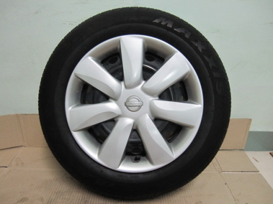 ขายยางพร้อมกะทะและฝาครอบ Nissan March ขอบ 14 ยางสภาพดีมากๆ