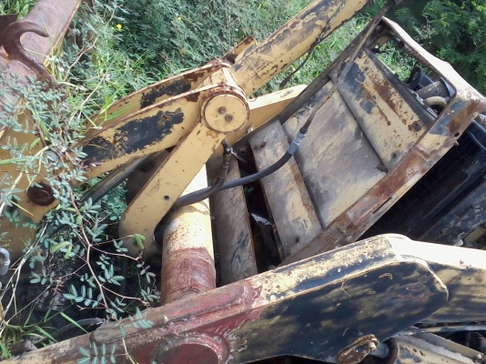 CAT METRO หน้าตักหลังขุดปุกกี๋เปิดตูดได้เคบใช้งานแล้วจอดสภาพเดิมๆๆเก่าๆๆตามสภาพต้องปรับถ่ายน้ำมันหม้อแบตเสีย เครื่องสตาจติดทำงานโดยรวมพอประมาณใช้ได้ ประมาณ 65 \% ขาย 230000