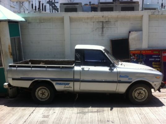 mazda familia ปี30 เครื่องดี แอร์เย็น ภาษีไม่ขาด