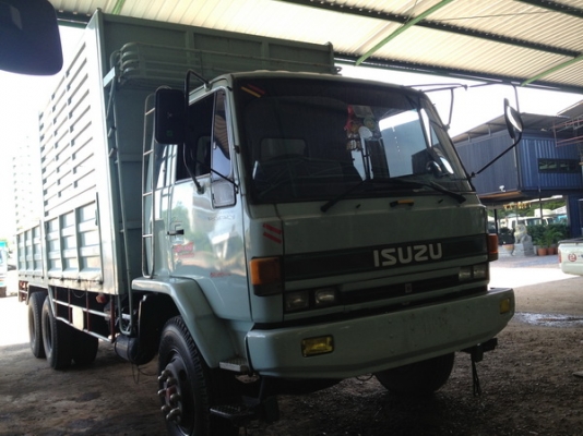 ขายสิบล้อ ISUZU ROCKY เครื่อง 6he1 195 แรงม้าเพลาเดียว กระบะยาว 7.20 เมตร สูง 2.20 เมตร กว้าง 2.45 เมตร ตามสภาพรถวิ่งใช้งานอยู่ปกติพร้อมเล่มพร้อมทะเบียน ขายตามสภาพซื้อไปใช้ได้เลยครับด่วนๆเลยครับย