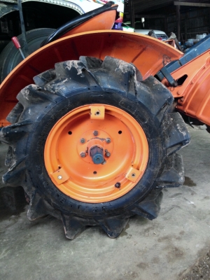 ต้องการขายรถไถB6000