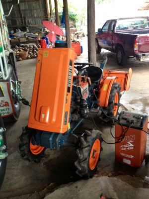 ต้องการขายรถไถB6000