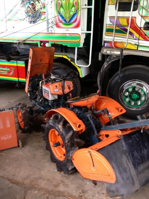 ต้องการขายรถไถB6000