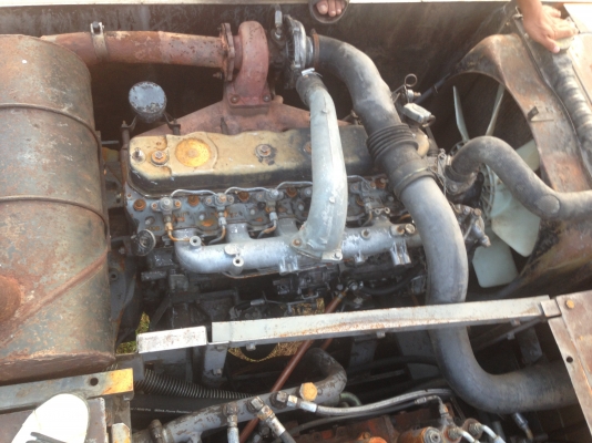 HITACHI EX 200-3 เอกสารเล่มทะเบียนครบ ระบบไฟฟ้าหน้าจอครบปกติดีไม่มีปัญหา เครื่องเดิมปั๊มเดิมแห้งดีทั้งคัน ภายในเก๋งสะอาดคอนโทรลง่าย ช่วงล่างแน่นดีประมาณ 70\% พร้อมทำงานได้เลย ราคาต่อรองได้นะครับ