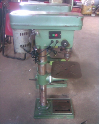 แท่น สว่าน ความสูงประมาณ 1 เมตร หัวจับ 8 หุนมอเตอร์มิสซู แท่น สว่าน ความสูงประมาณ 1 เมตร หัวจับ 8 หุนมอเตอร์มิสซู