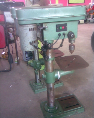 แท่น สว่าน ความสูงประมาณ 1 เมตร หัวจับ 8 หุนมอเตอร์มิสซู