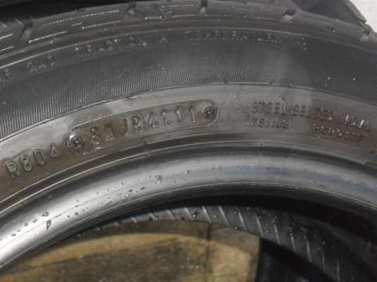 ยาง 185/55R15 สวยๆ 4 เส้น ราคา 1400 บาท