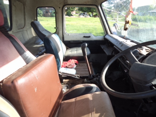 ขายรถ10ล้อนิสสันยูดีCW30M เครื่อง225 แรง 2เพลาเป็นเทเลอร์เข็นแม็กโค200-320ได้สบายๆ พร้อมใช้งานคับ ขายรถ10ล้อนิสสันยูดีCW30M เครื่อง225 แรง 2เพลาเป็นเทเลอร์เข็นแม็กโค200-320ได้สบายๆ พร้อมใช้งานคับ