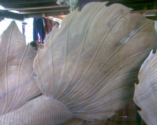 ปลากัดจีนแกะสลักจากตอไม้สักทอง ปลากัดจีนแกะสลักจากตอไม้สักทอง