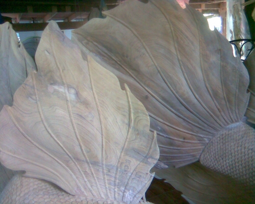 ปลากัดจีนแกะสลักจากตอไม้สักทอง ปลากัดจีนแกะสลักจากตอไม้สักทอง