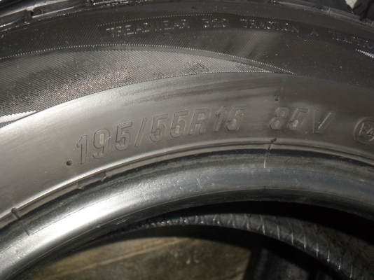 ยาง 195/55R15 สวยๆ 4 เส้น ราคา 1800 บาท