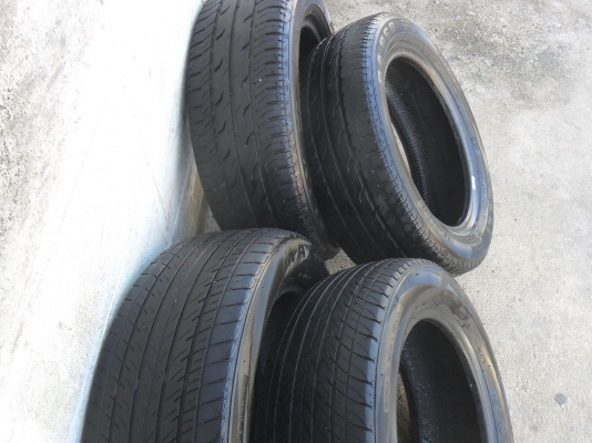ยาง 195/55R15 สวยๆ 4 เส้น ราคา 1800 บาท