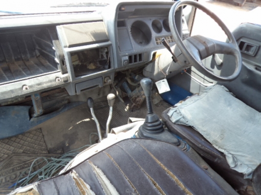 ขายรถ6ล้อดั้มโตโยต้า115  พร้อมใช้งานคับ