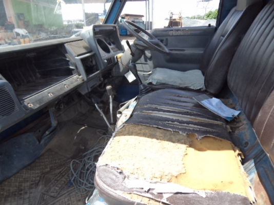 ขายรถ6ล้อดั้มโตโยต้า115  พร้อมใช้งานคับ